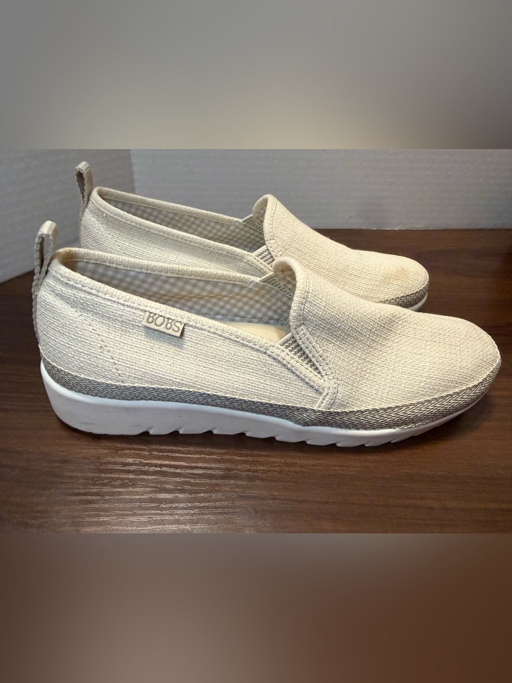 Skechers BOBS Slip-On Canvas Flats in Beige Cream size 9.5
